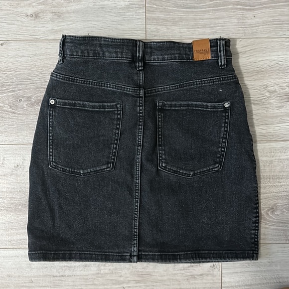 Zara black denim skirt - Picture 2 of 3
